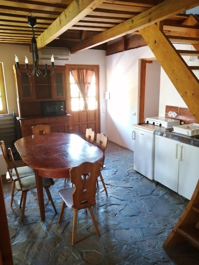 Lisztes Apartman Zamardi Ngoại thất bức ảnh