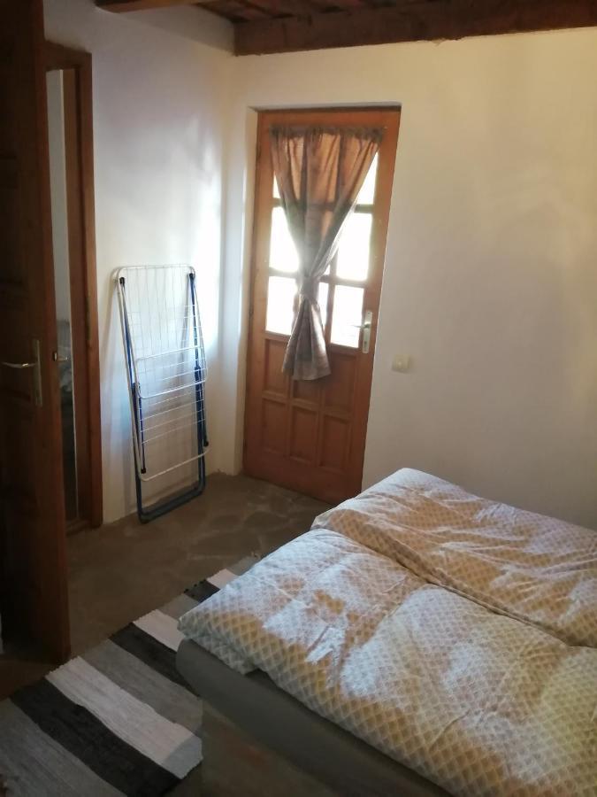 Lisztes Apartman Zamardi Ngoại thất bức ảnh